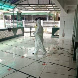 Bakti Sosial Rumah Ibadah Penyemprotan Disinfektan Anti Virus 